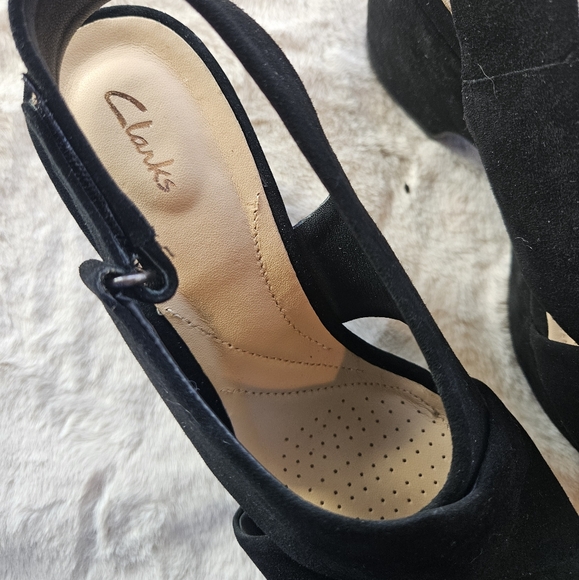 Clarks, Maritsa Lara Black Suede Wedge Sandals - Size 7.5. - Picture 7 of 7